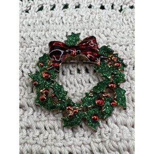 Sparkling Christmas Wreath Green Red Goldtone‎ Brooch Lapel Pin